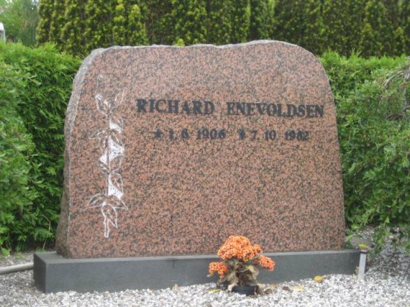 Richard Enevoldsen.jpg